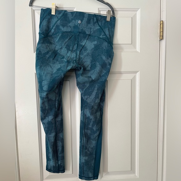 Lululemon train time leggings size 10 blue pattern - Picture 2 of 4